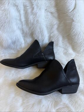 Universal Thread Ankle Boots